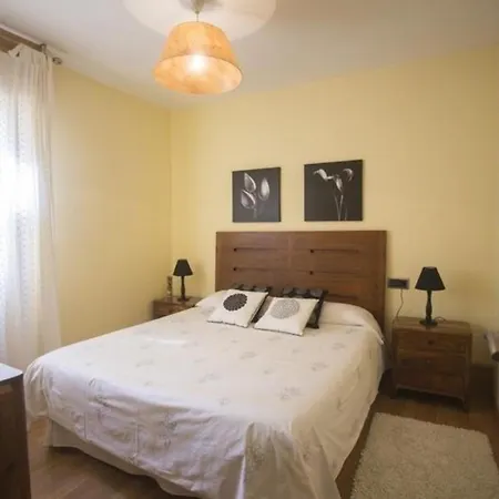 Ferienwohnung Fuer 6 Personen Ca 70 Qm In Santiago De Compostela, Galicien Binnenland Von Galicien