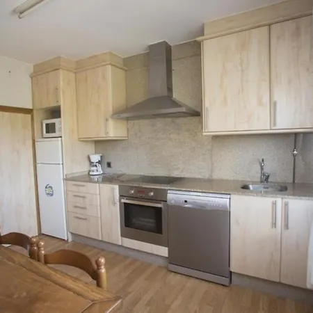 Ferienwohnung Fuer 6 Personen Ca 70 Qm In Santiago De Compostela, Galicien Binnenland Von Galicien Apartman *